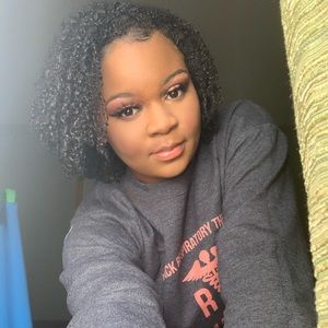 Meet your Posher, Amber